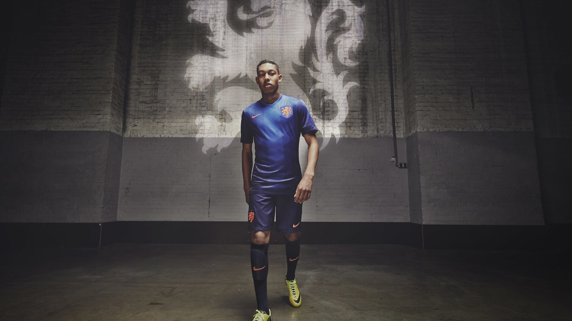 中超球队中场组织能力提升明显，中超16支球队主场球场